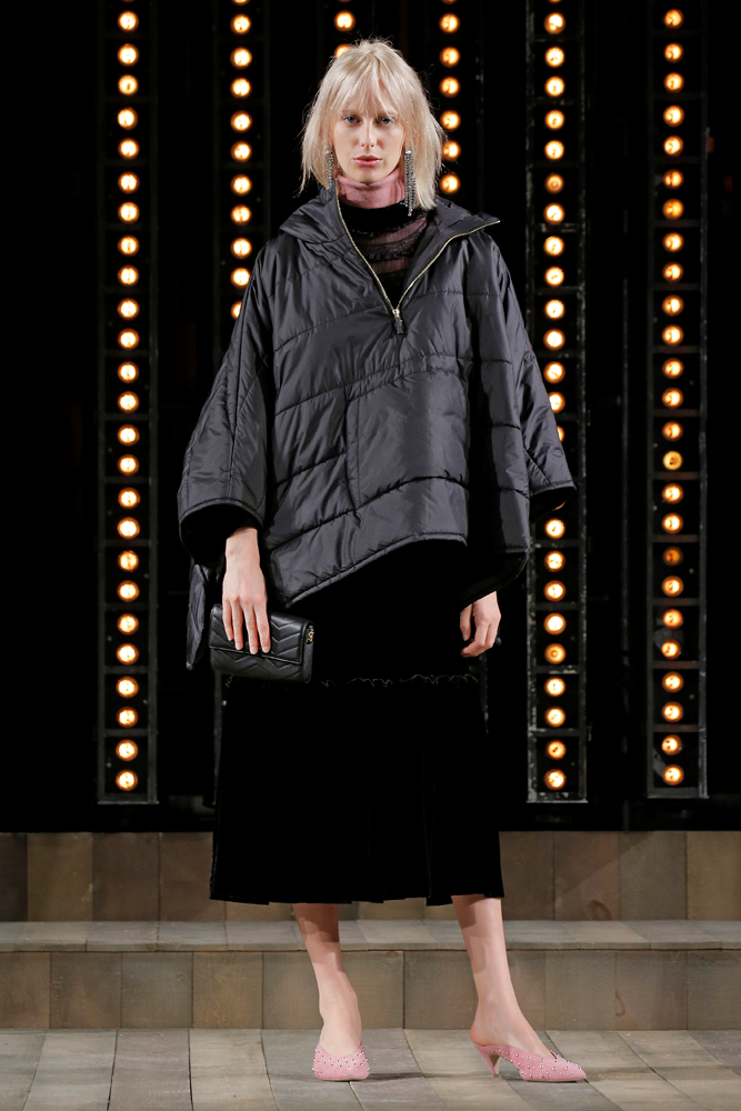 25. YILA ÖZEL DEFİLE