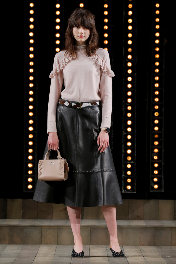 25. YILA ÖZEL DEFİLE