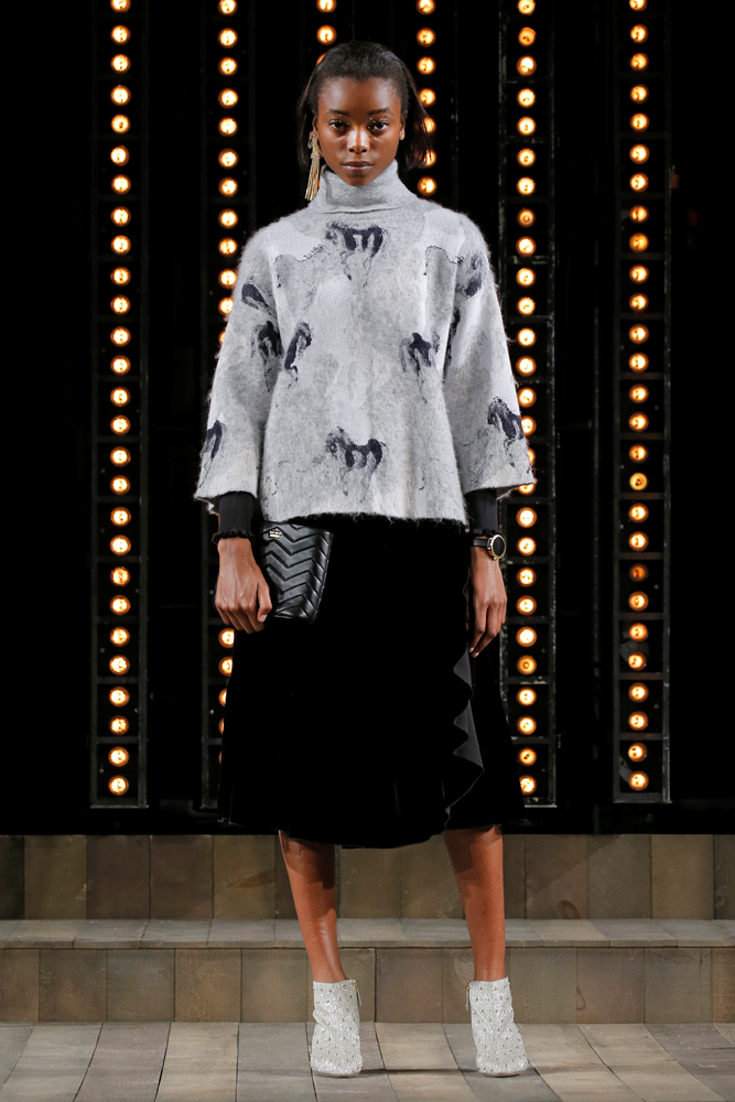 25. YILA ÖZEL DEFİLE