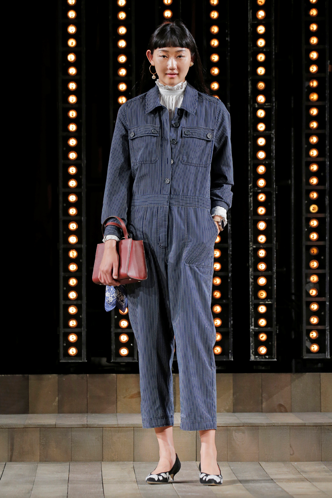 25. YILA ÖZEL DEFİLE