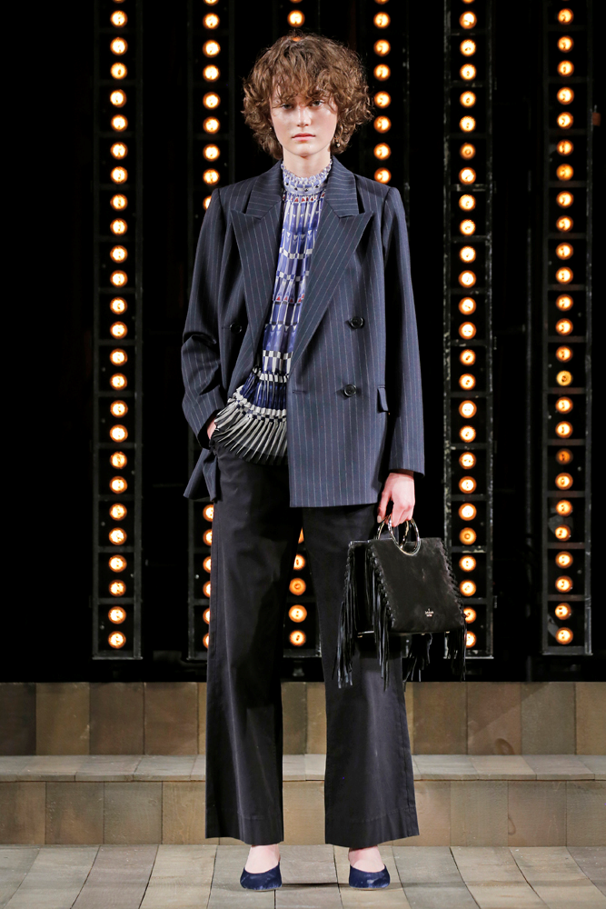 25. YILA ÖZEL DEFİLE