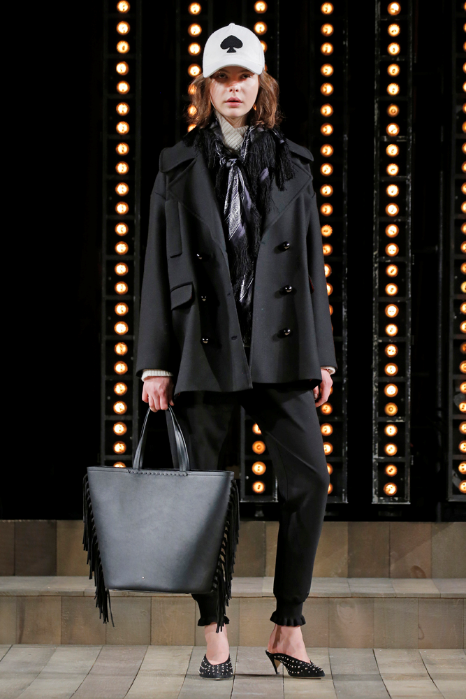 25. YILA ÖZEL DEFİLE