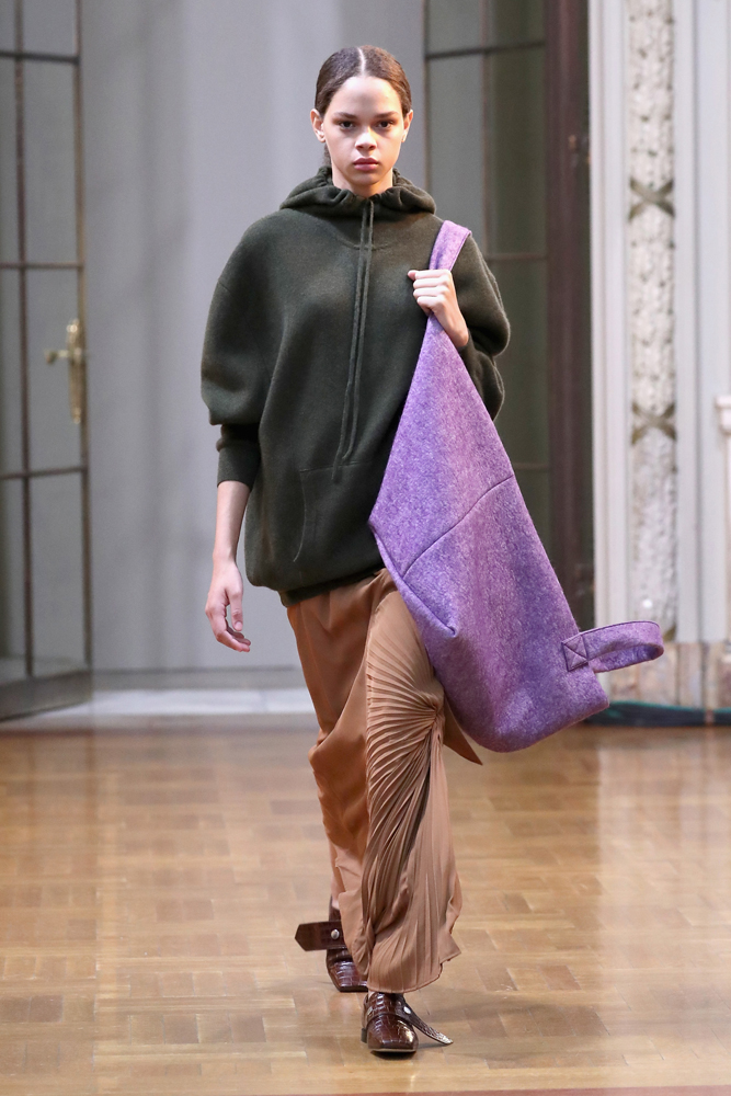 VICTORIA BECKHAM 2018 SONBAHAR-KIŞ DEFİLESİ