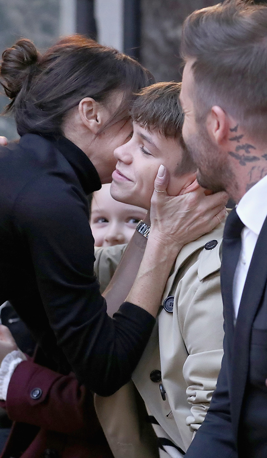 VICTORIA BECKHAM 2018 SONBAHAR-KIŞ DEFİLESİ