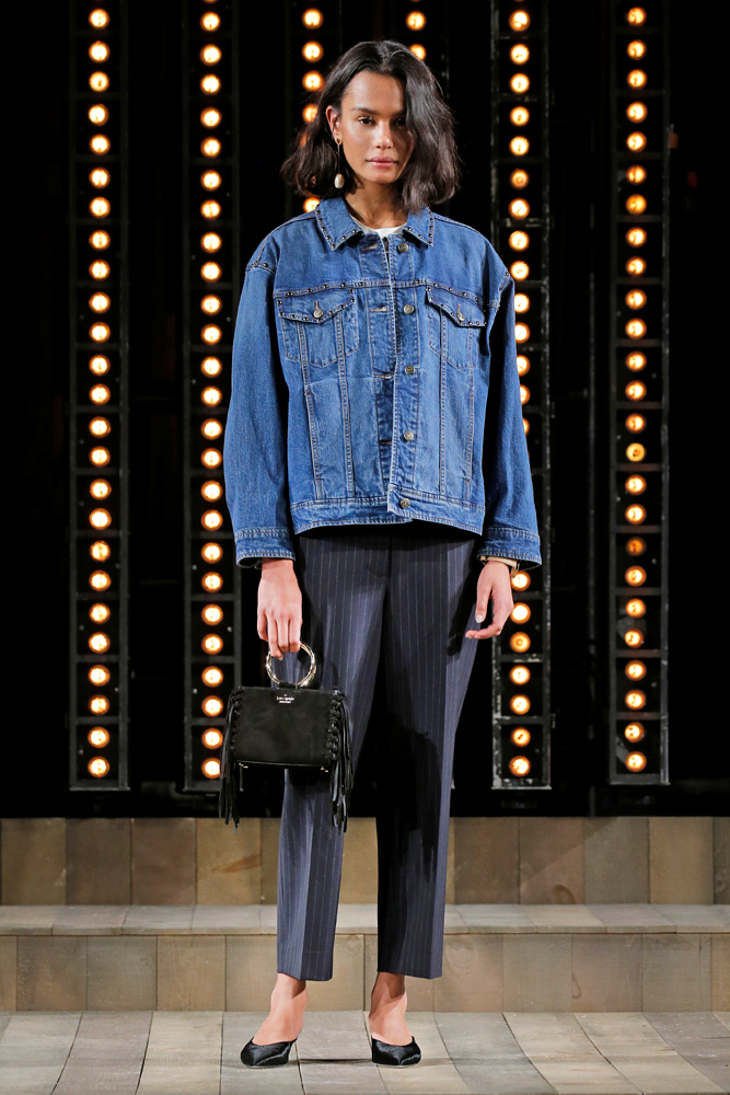 25. YILA ÖZEL DEFİLE