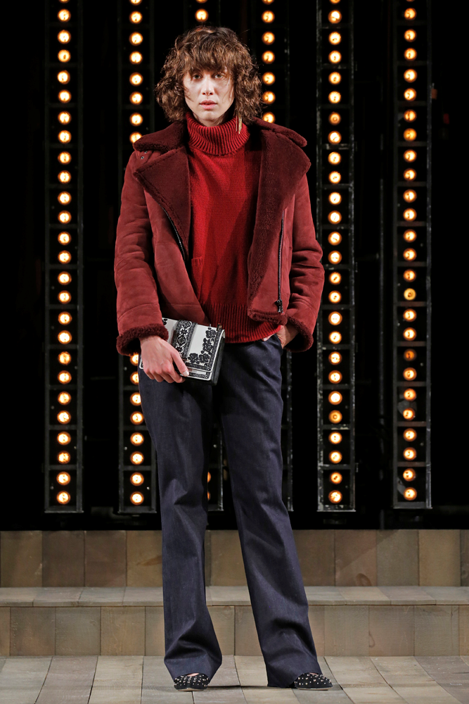 25. YILA ÖZEL DEFİLE