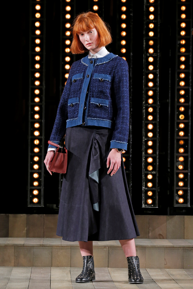 25. YILA ÖZEL DEFİLE