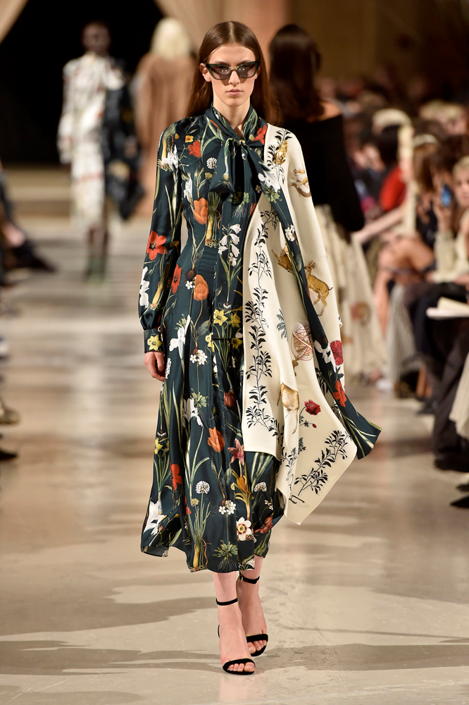 OSCAR DE LA RENTA 2018 SONBAHAR-KIŞ DEFİLESİ