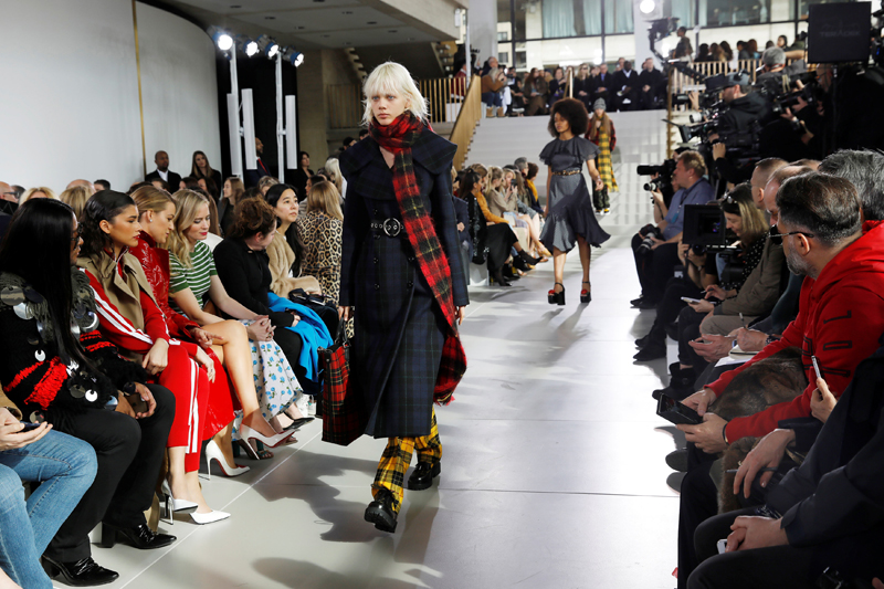 MICHAEL KORS 2018 SONBAHAR-KIŞ DEFİLESİ