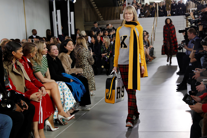 MICHAEL KORS 2018 SONBAHAR-KIŞ DEFİLESİ