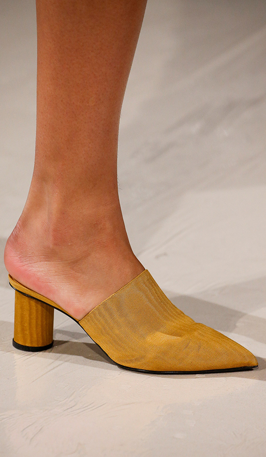 NYFWTE ÖNE ÇIKAN AYAKKABI MODELLERİ