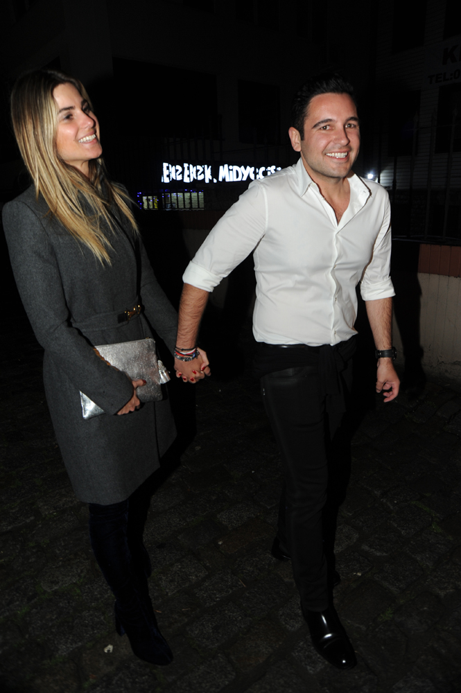 BİR GECEDE İKİ KUTLAMA BİRDEN