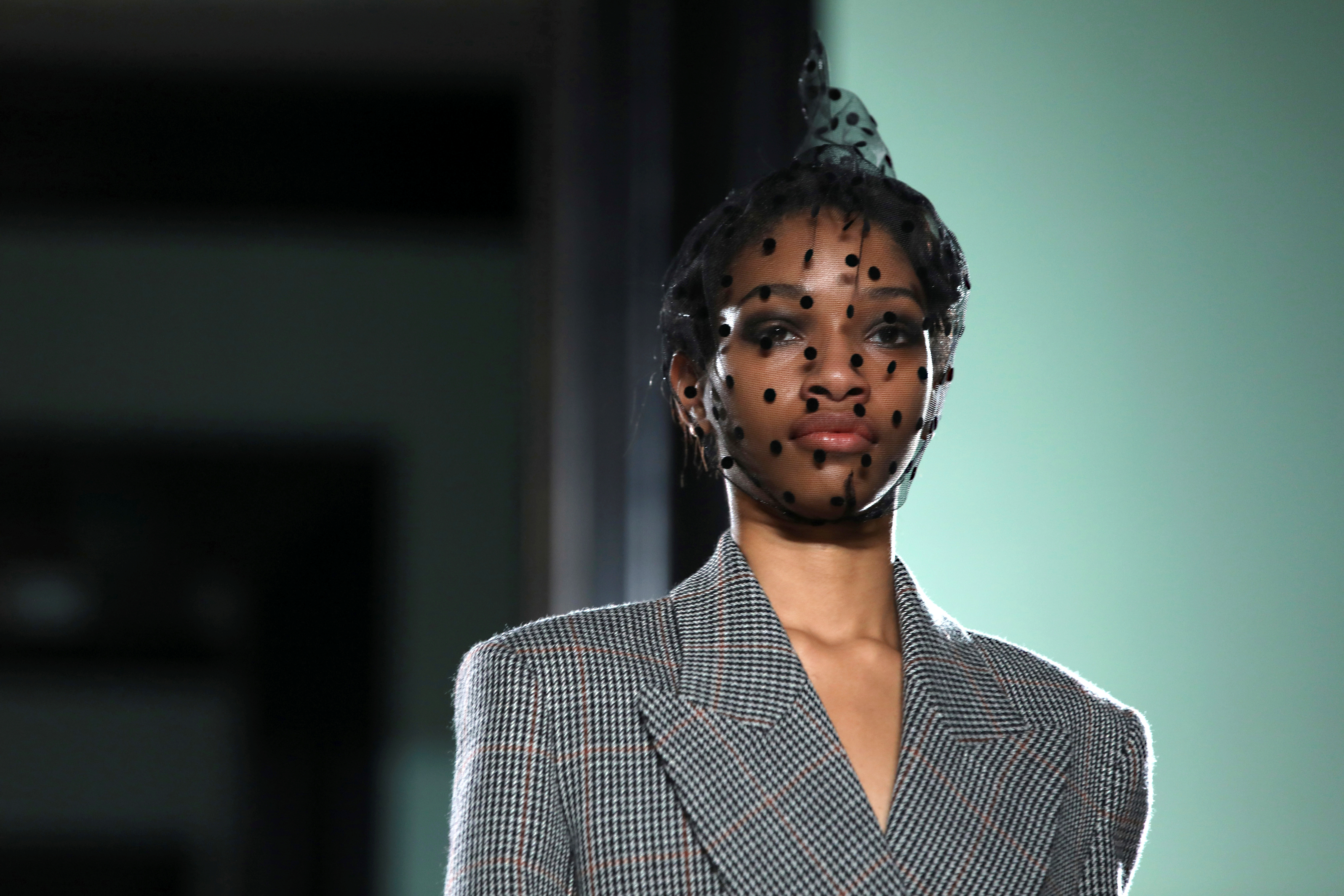 LONDRADA ERDEM DEFİLESİ