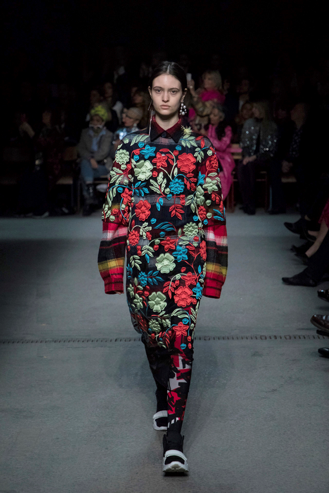 LONDRA MODA HAFTASINDA BURBERRY