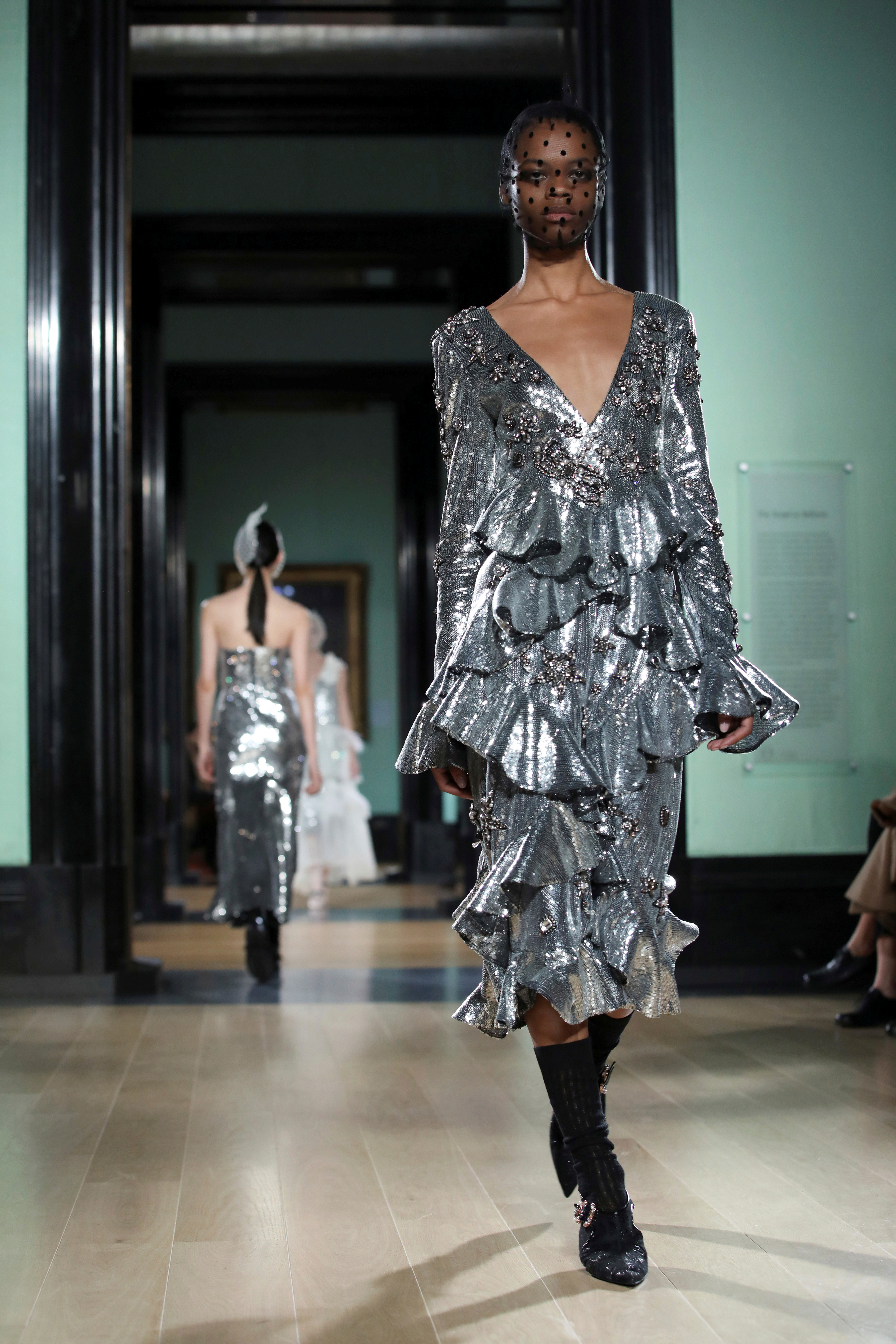 LONDRADA ERDEM DEFİLESİ