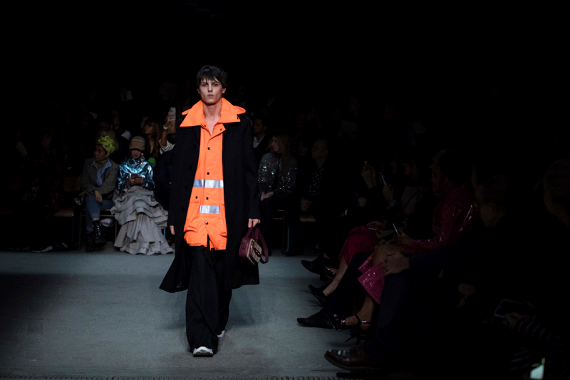 LONDRA MODA HAFTASINDA BURBERRY