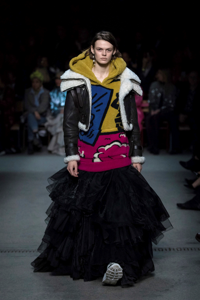 LONDRA MODA HAFTASINDA BURBERRY