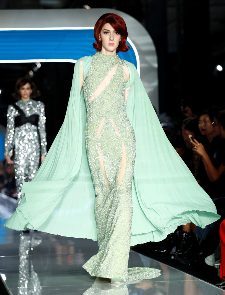 MOSCHINO 2018 SONBAHAR-KIŞ DEFİLESİ