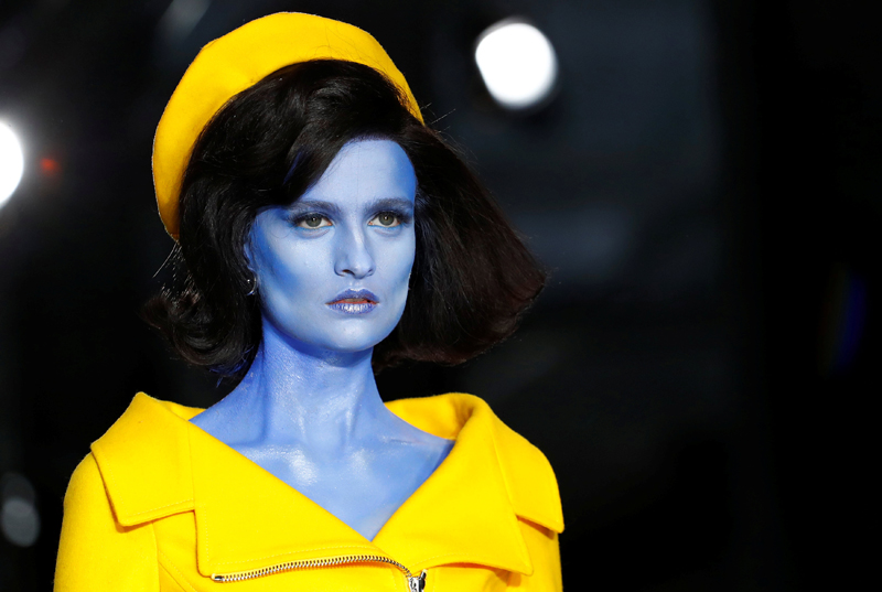 MOSCHINO 2018 SONBAHAR-KIŞ DEFİLESİ