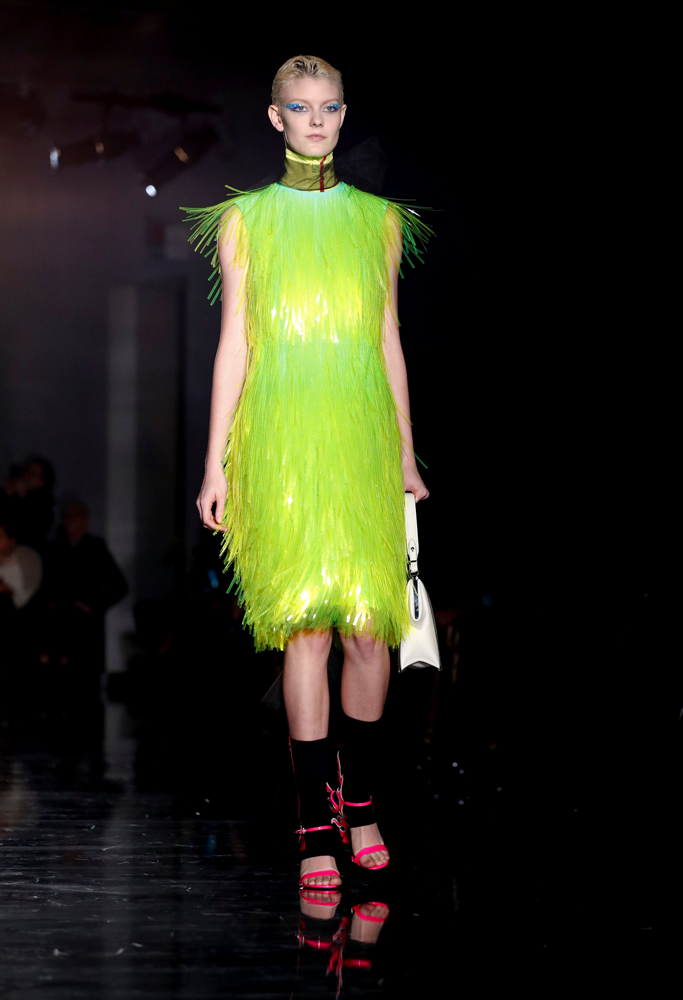 PRADA ZİRVEYİ KİMSEYE BIRAKMIYOR