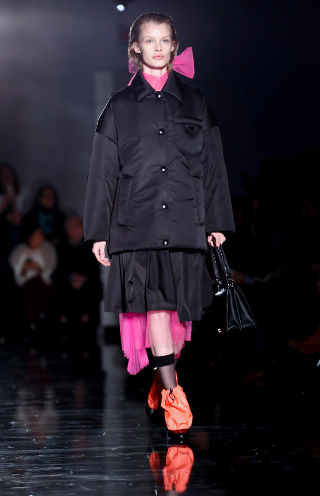 PRADA ZİRVEYİ KİMSEYE BIRAKMIYOR