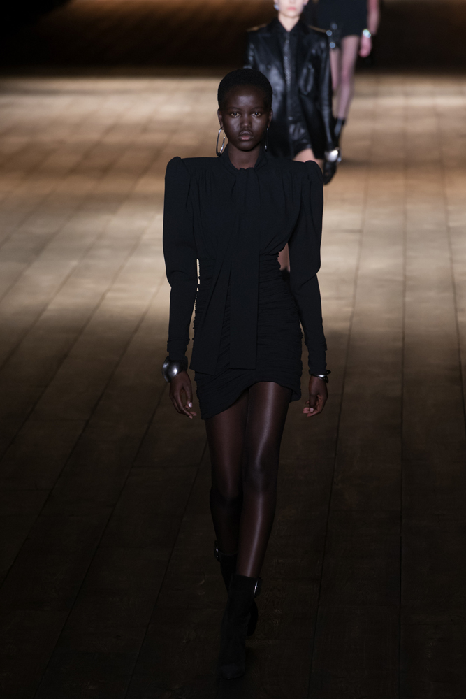 YSL 2018 SONBAHAR-KIŞ DEFİLESİ