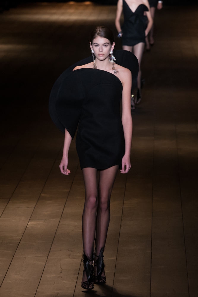 YSL 2018 SONBAHAR-KIŞ DEFİLESİ