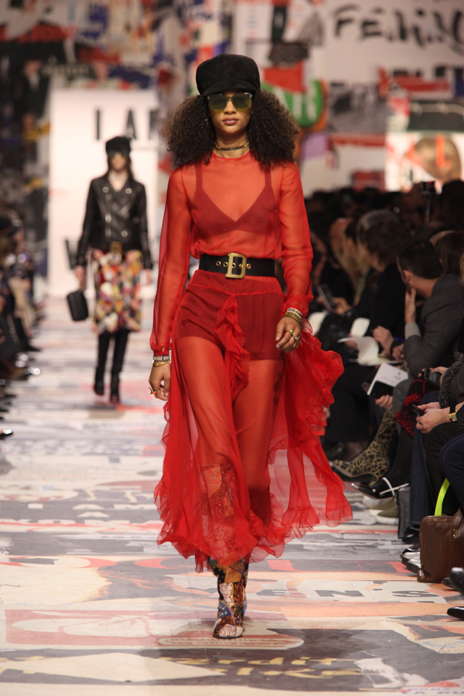 DIOR 2018 SONBAHAR-KIŞ DEFİLESİ