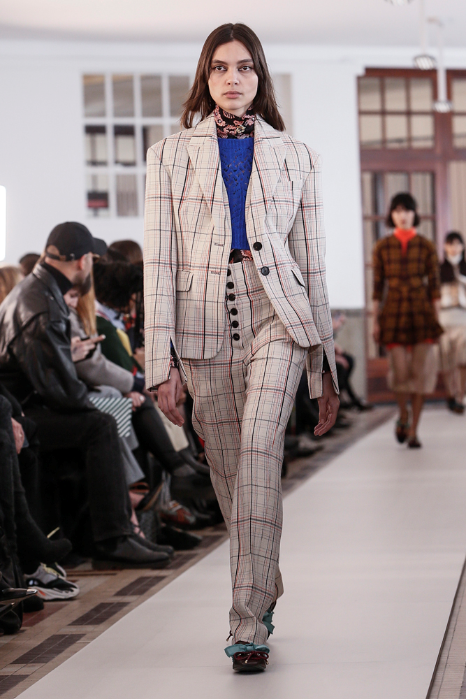 CARVEN 2018 SONBAHAR-KIŞ DEFİLESİ