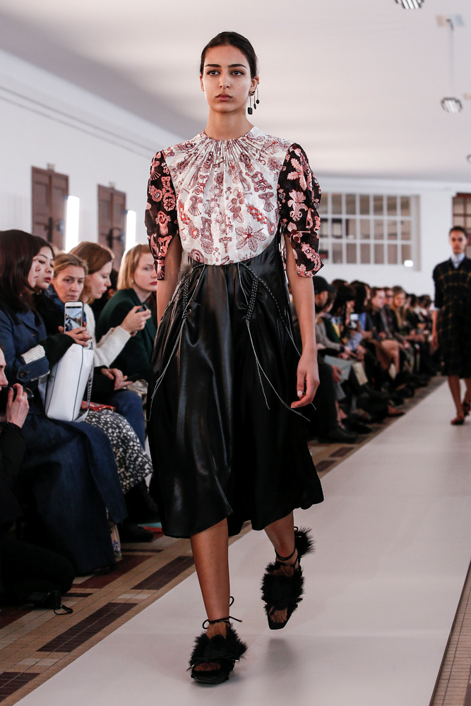 CARVEN 2018 SONBAHAR-KIŞ DEFİLESİ