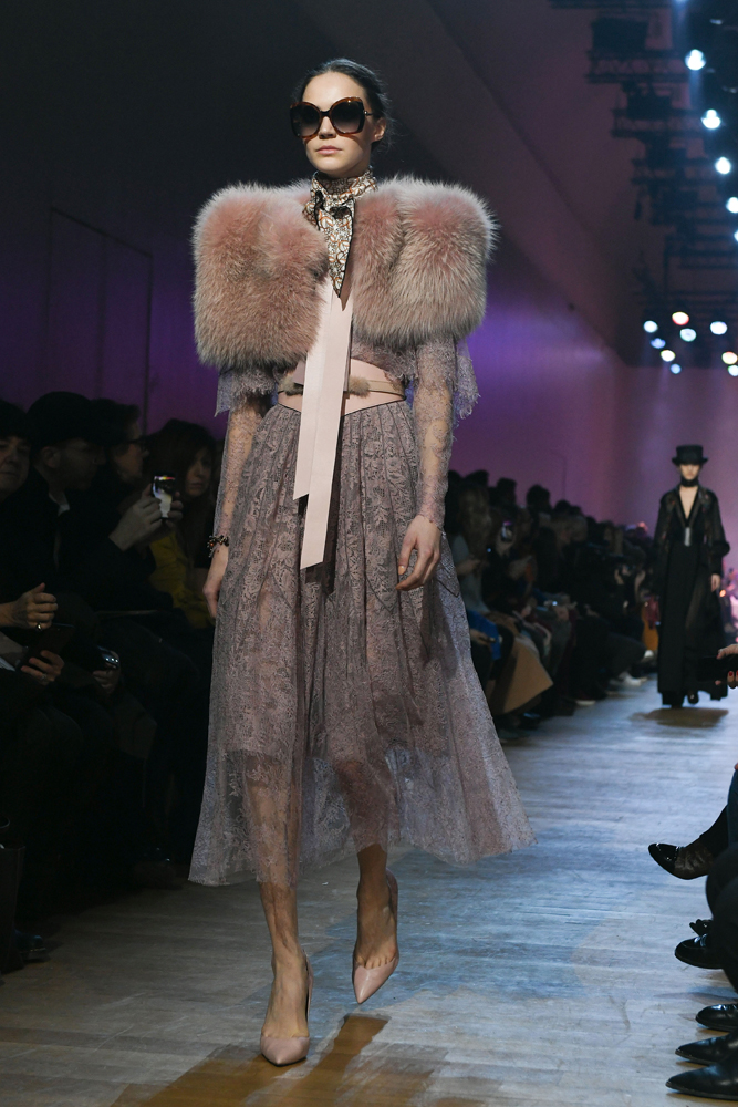 ELIE SAAB 2018 SONBAHAR-KIŞ DEFİLESİ