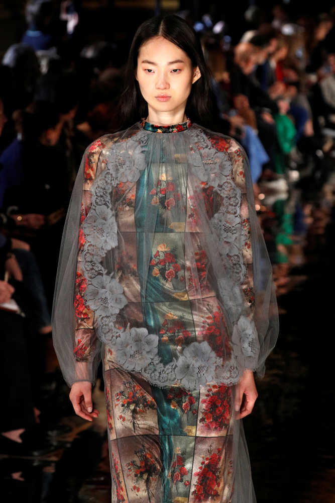 STELLA MCCARTNEY 2018 SONBAHAR-KIŞ DEFİLESİ