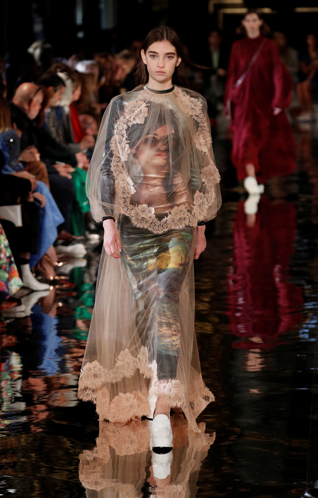 STELLA MCCARTNEY 2018 SONBAHAR-KIŞ DEFİLESİ