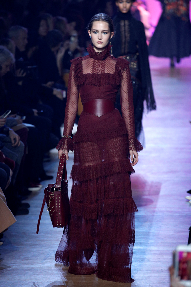 ELIE SAAB 2018 SONBAHAR-KIŞ DEFİLESİ