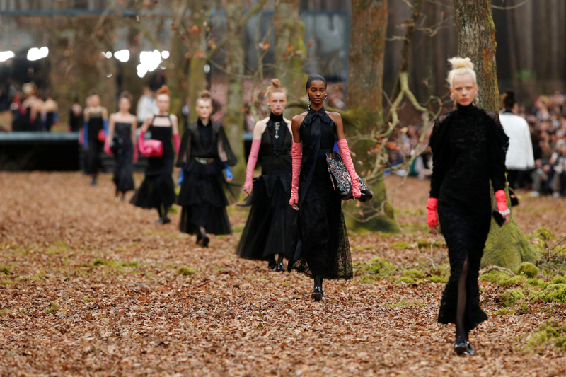 CHANEL 2018 SONBAHAR-KIŞ DEFİLESİ