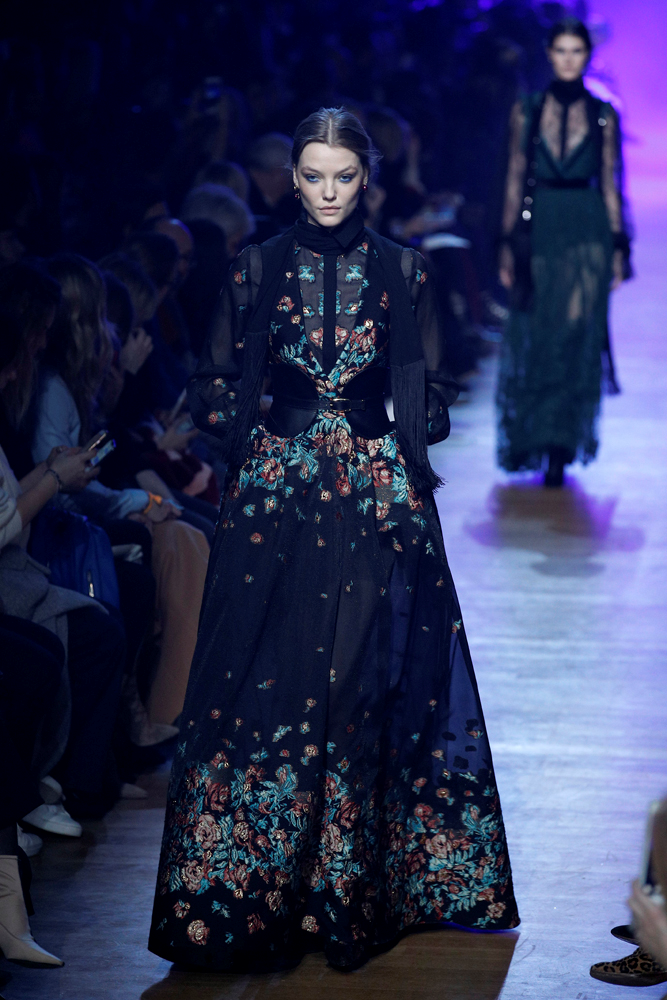 ELIE SAAB 2018 SONBAHAR-KIŞ DEFİLESİ