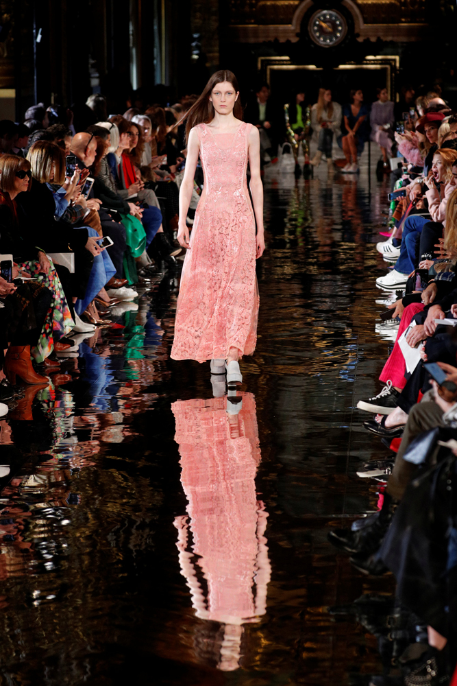 STELLA MCCARTNEY 2018 SONBAHAR-KIŞ DEFİLESİ