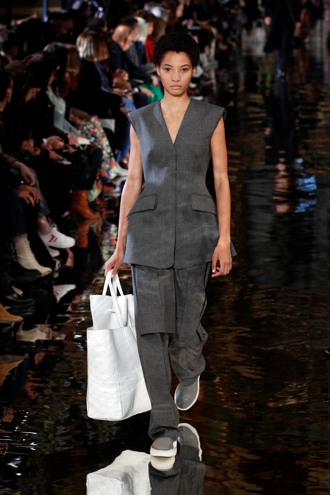 STELLA MCCARTNEY 2018 SONBAHAR-KIŞ DEFİLESİ