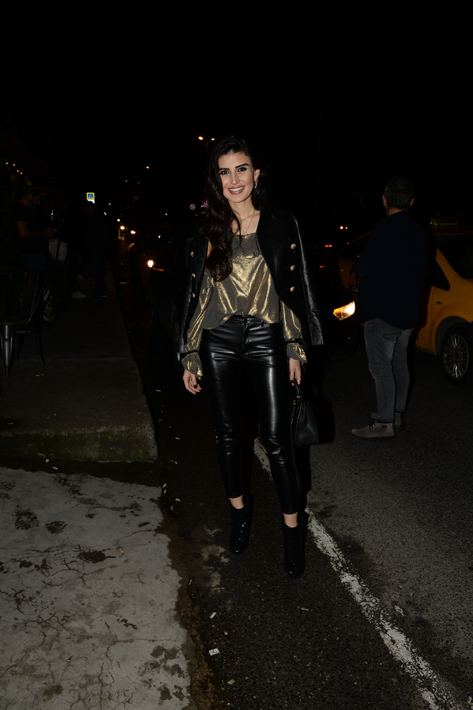 KOLEKSİYONU PARTİYLE TANITTI