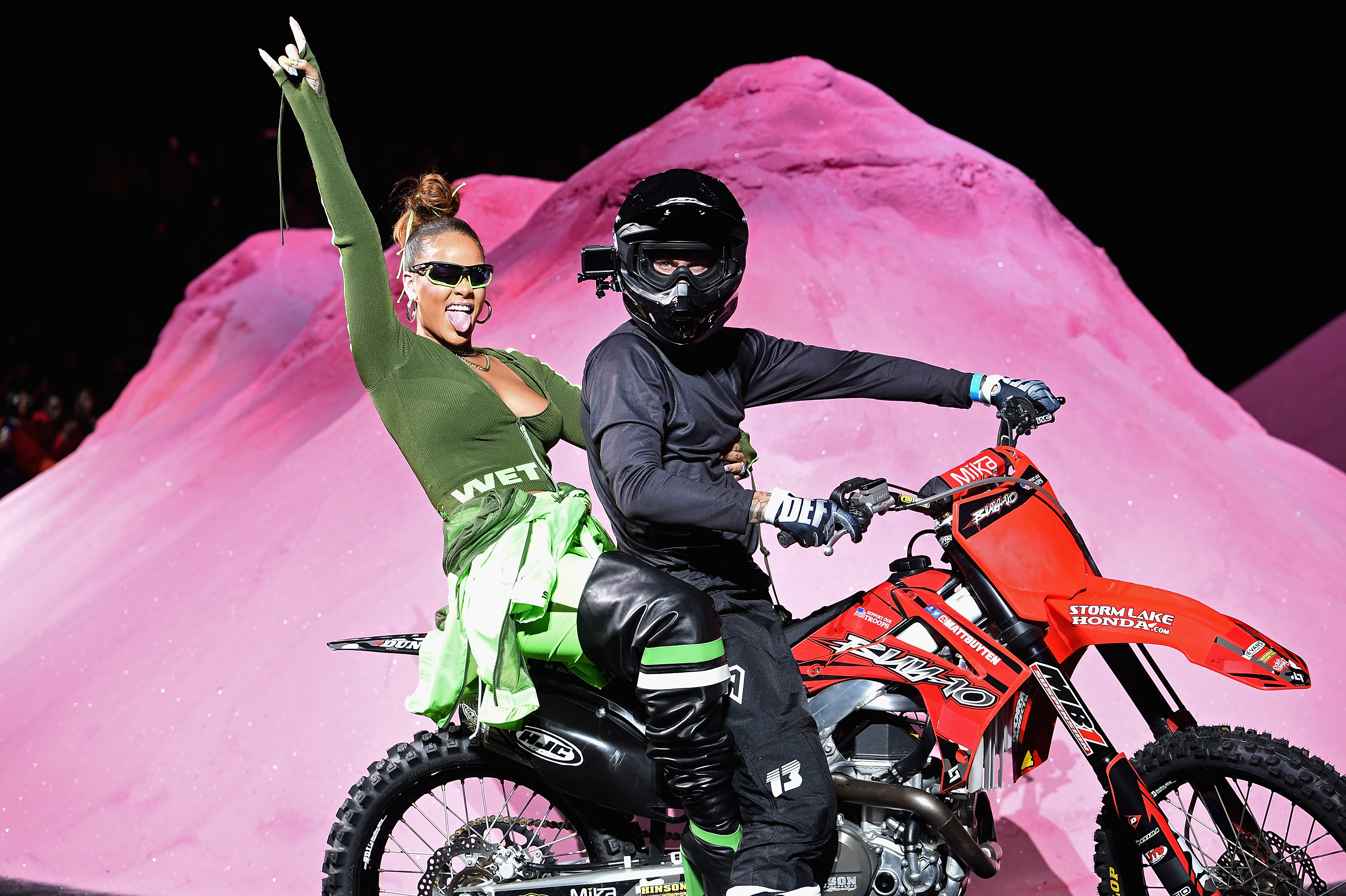 RIHANNADAN SONBAHAR7KIŞ KOLEKSİYONU