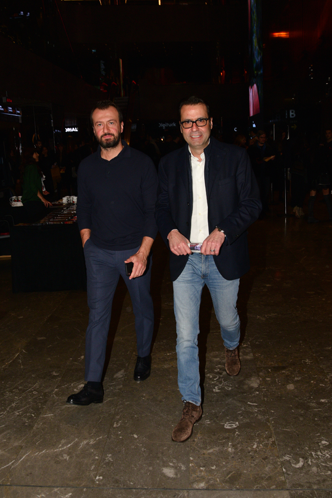 NOTRE DAME DE PARISYİ İZLEDİLER