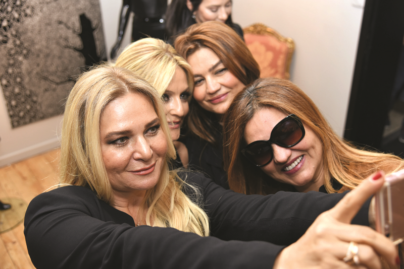 SANATI MODAYLA BİRLEŞTİREN DAVET