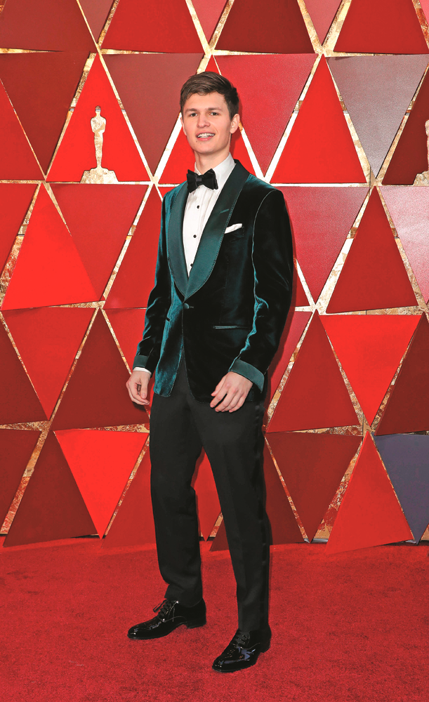 RENKLİ VE İDDİALI ERKEK STİLLERİ