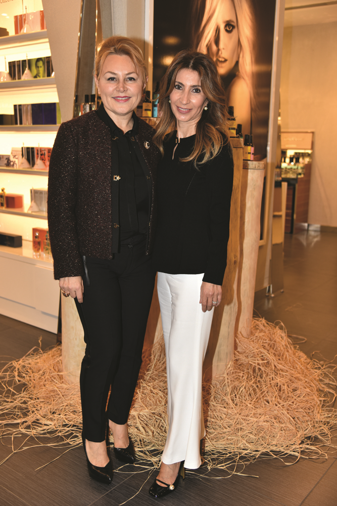 ASLI ŞEN GÜZELLİK MARKASINI TANITTI 