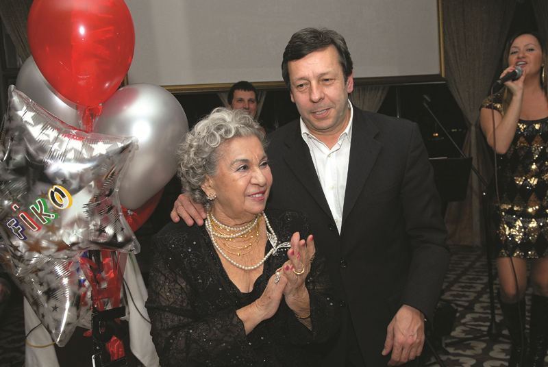 CELAL ÇAPA ANNESİ FİKRET ŞENESİ ANDI