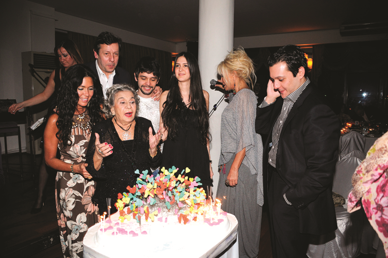 CELAL ÇAPA ANNESİ FİKRET ŞENESİ ANDI