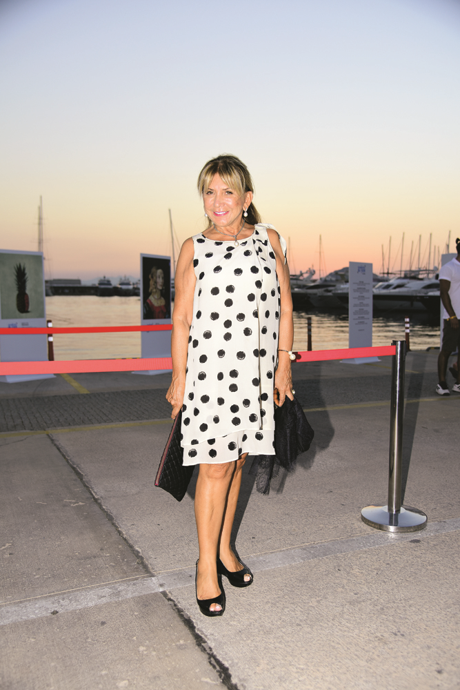 MONICA MOLINAYI İZLEDİLER