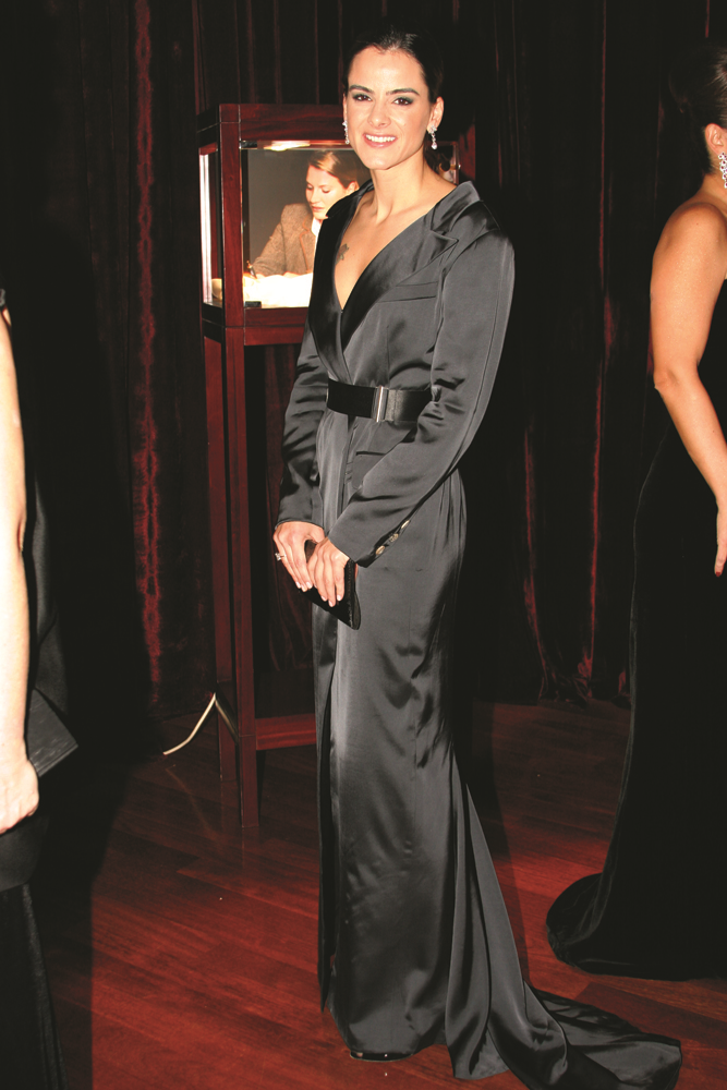 CEMİYETİN SİYAH ŞIKLIĞI