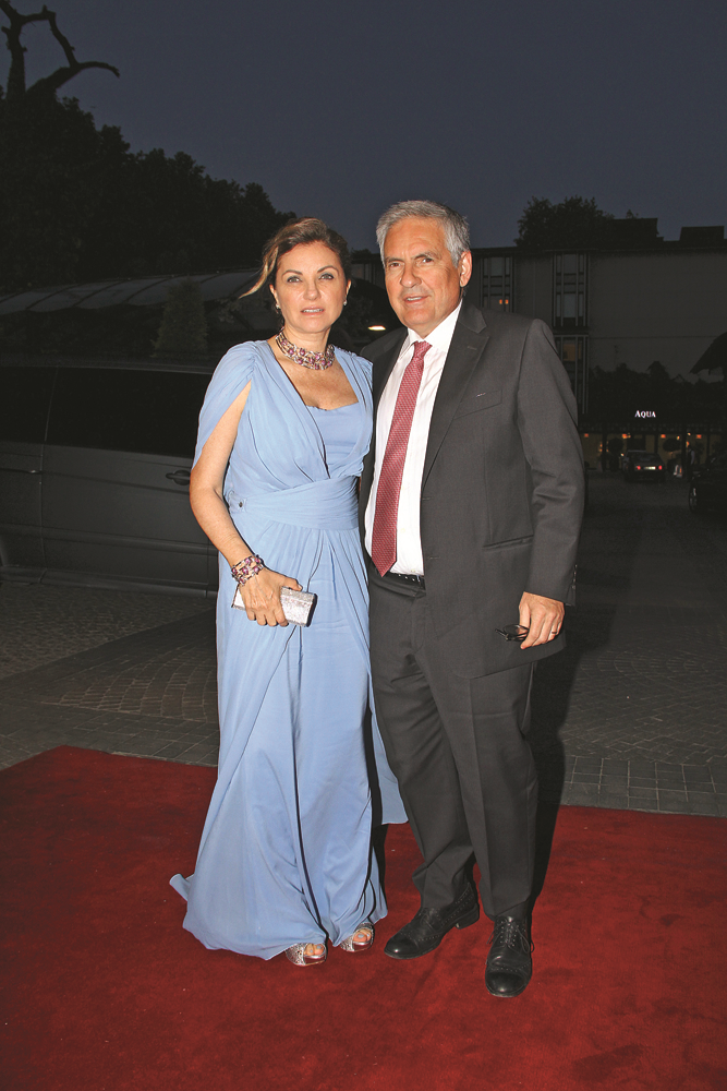 LARA ERSU VE CEM ÖZSÜER EVLENDİ