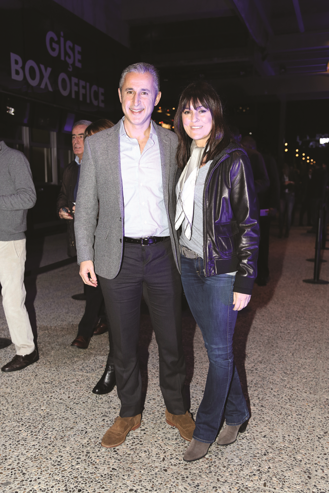 FUERZA BRUTA GÖSTERİSİ